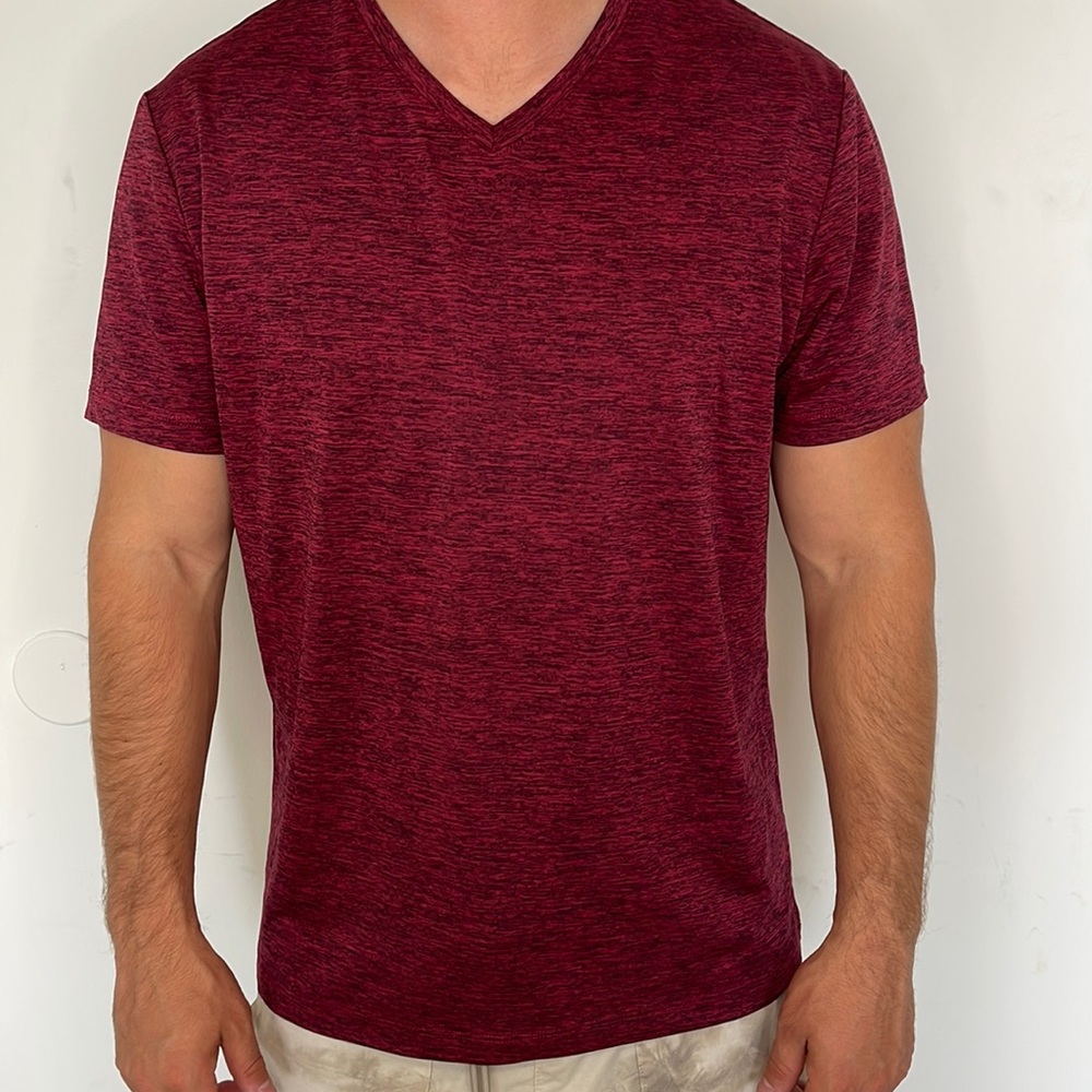 Men’s tshirt. Polyester. Alfani brand regular fit. Size medium.